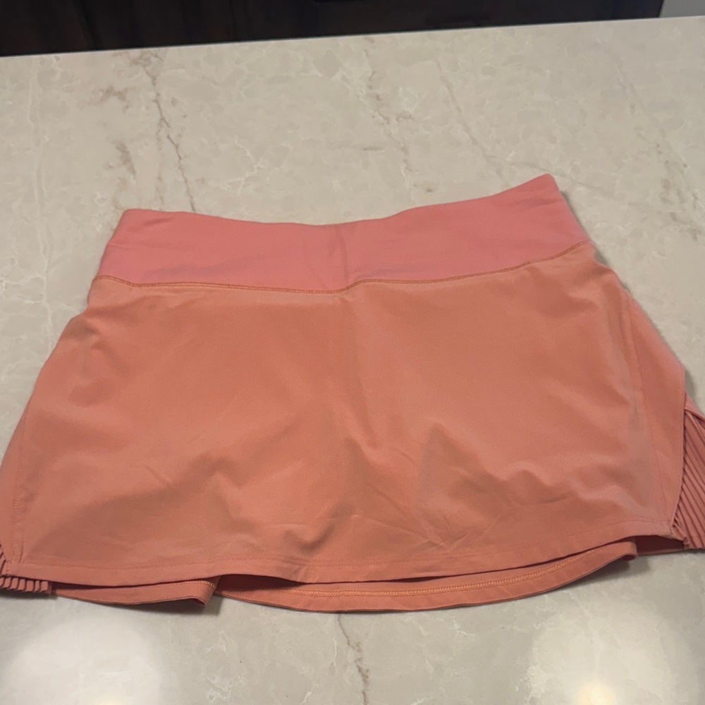 Lululemon skirt! Worn once-size 4!